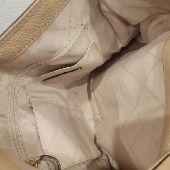 Michael Kors Beige Leather Shoulder Large Tote Bag Purse - Picture 6 of 11